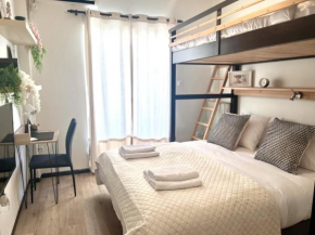 Cosy studio flat in central Athens- 2bed with balcony